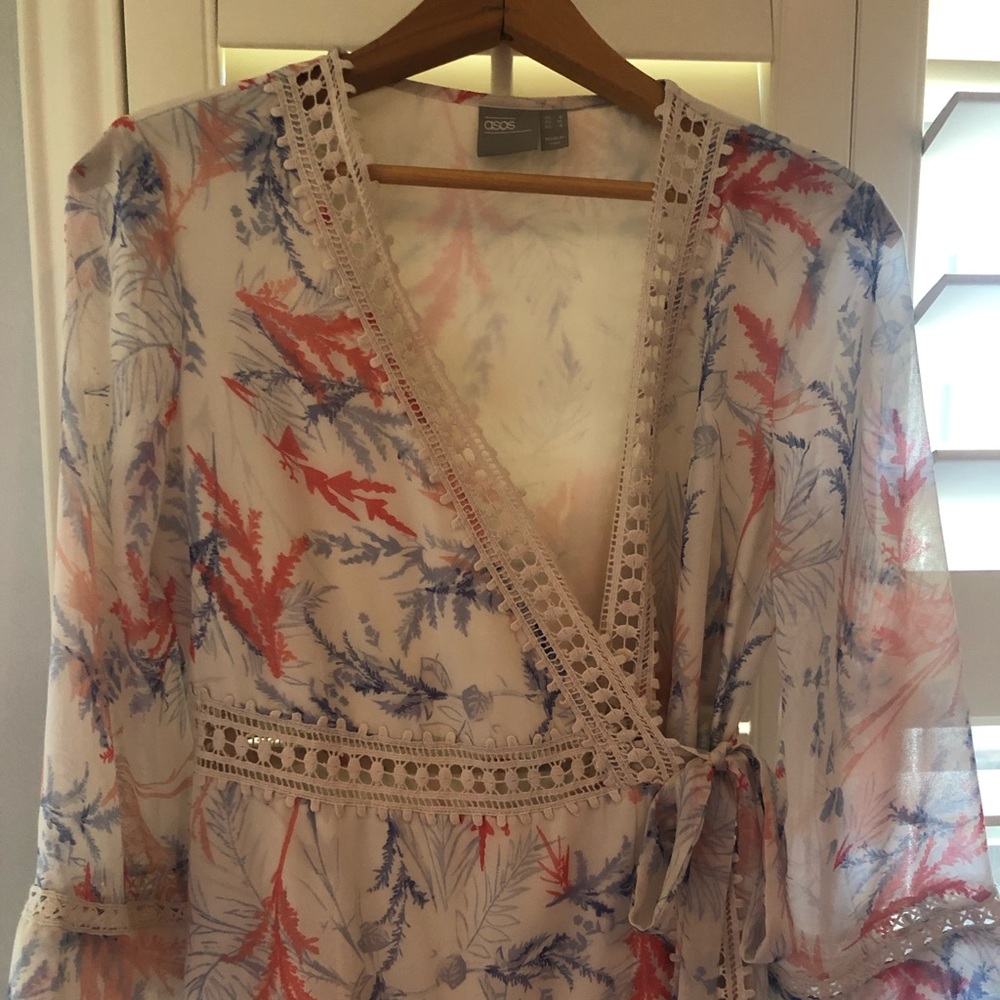ASOS maxi wrap dress in soft floral - Picture 2 of 3